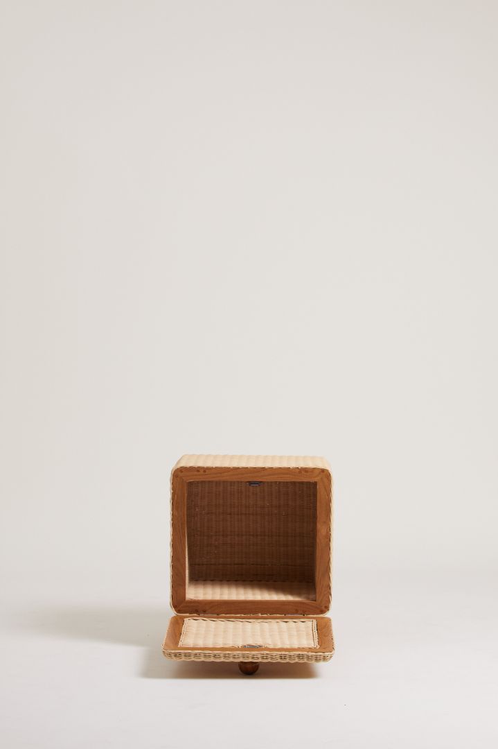 Chicho side table