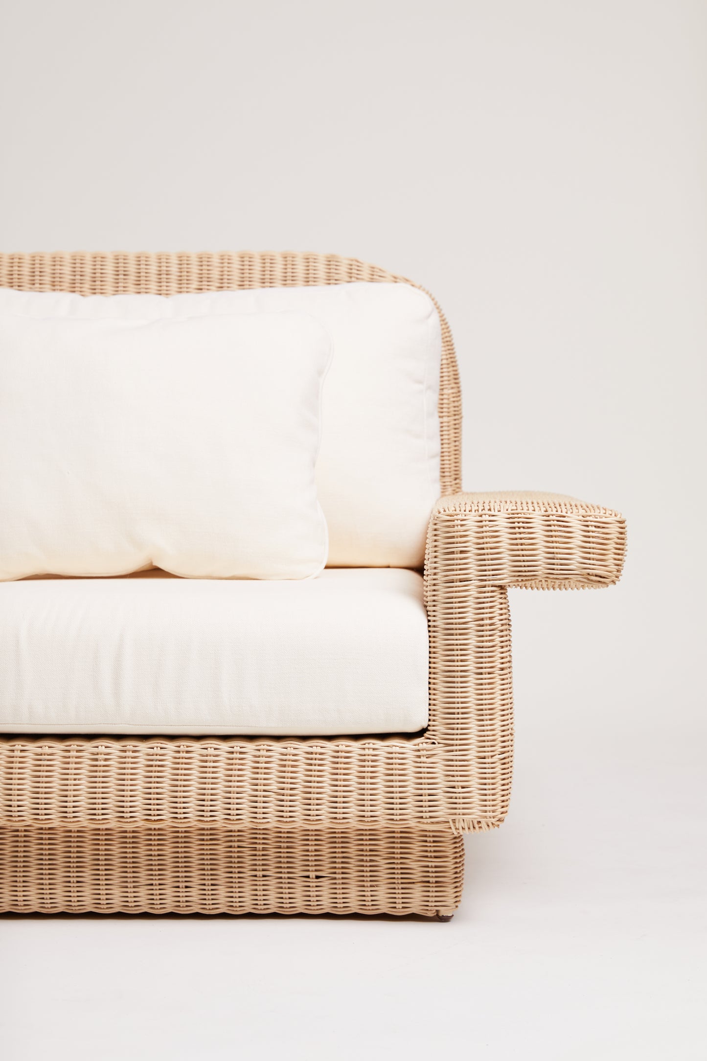 Lola sofa