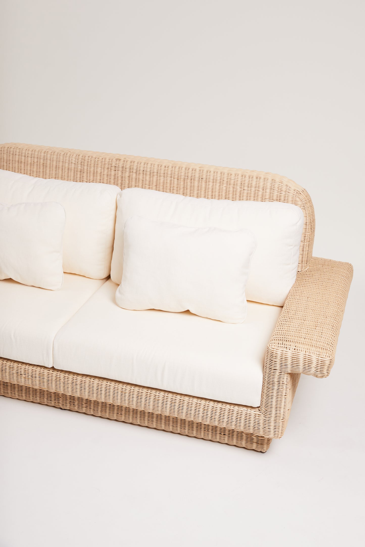 Lola sofa