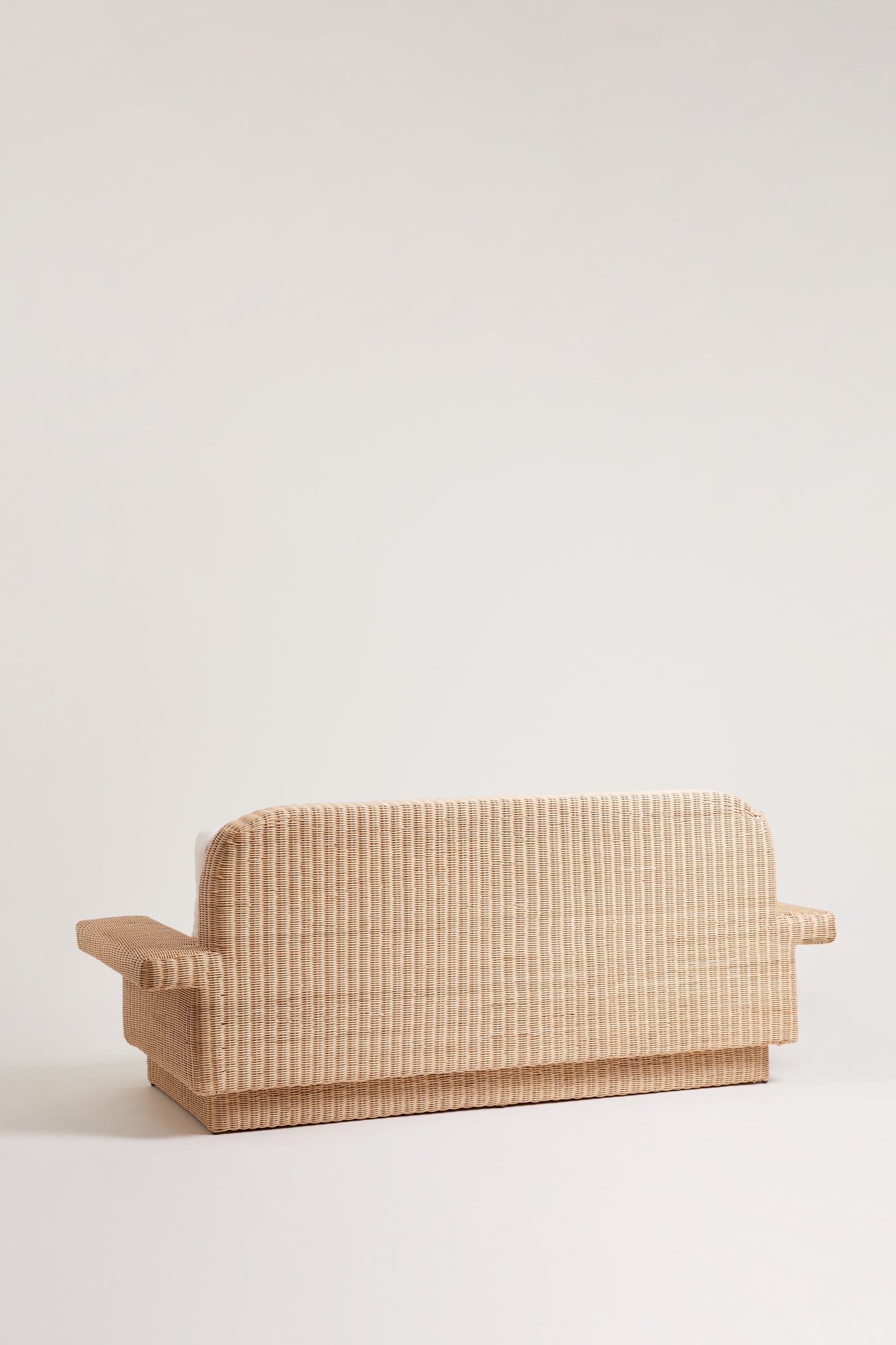 Lola sofa