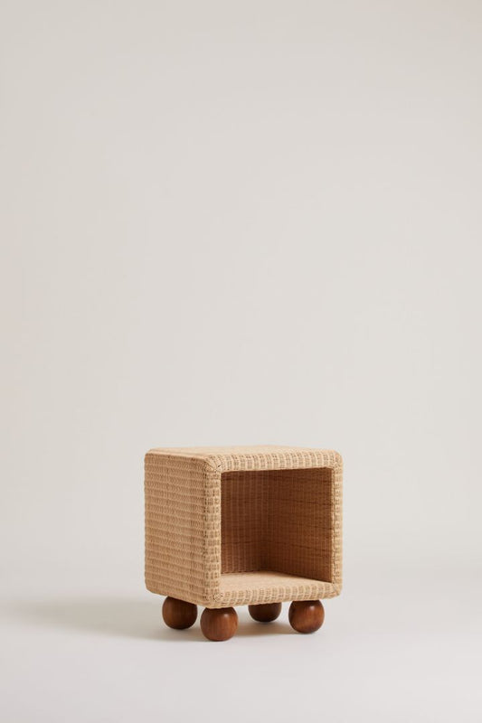 Mailo side table