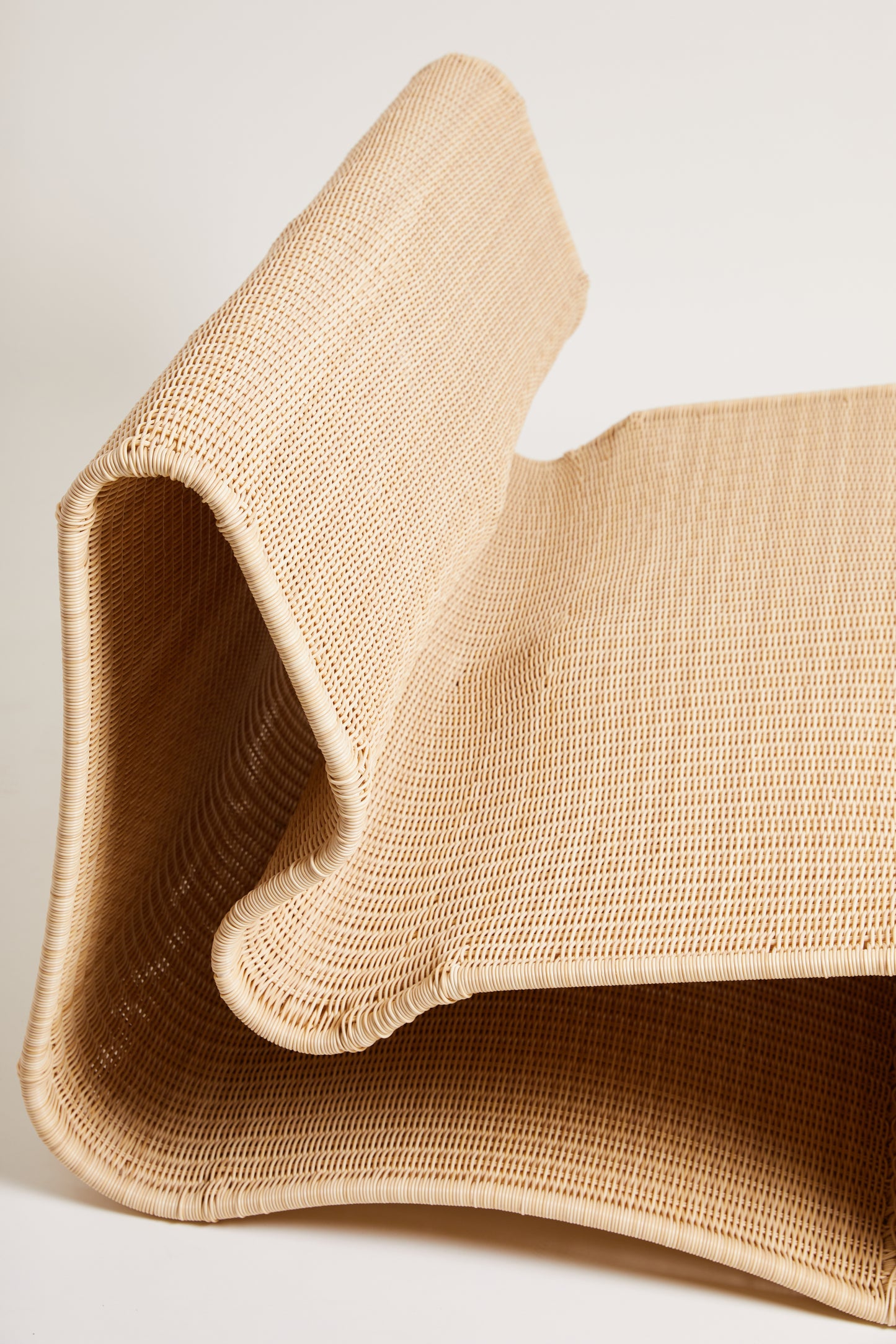 Lyphira sofa synthetic