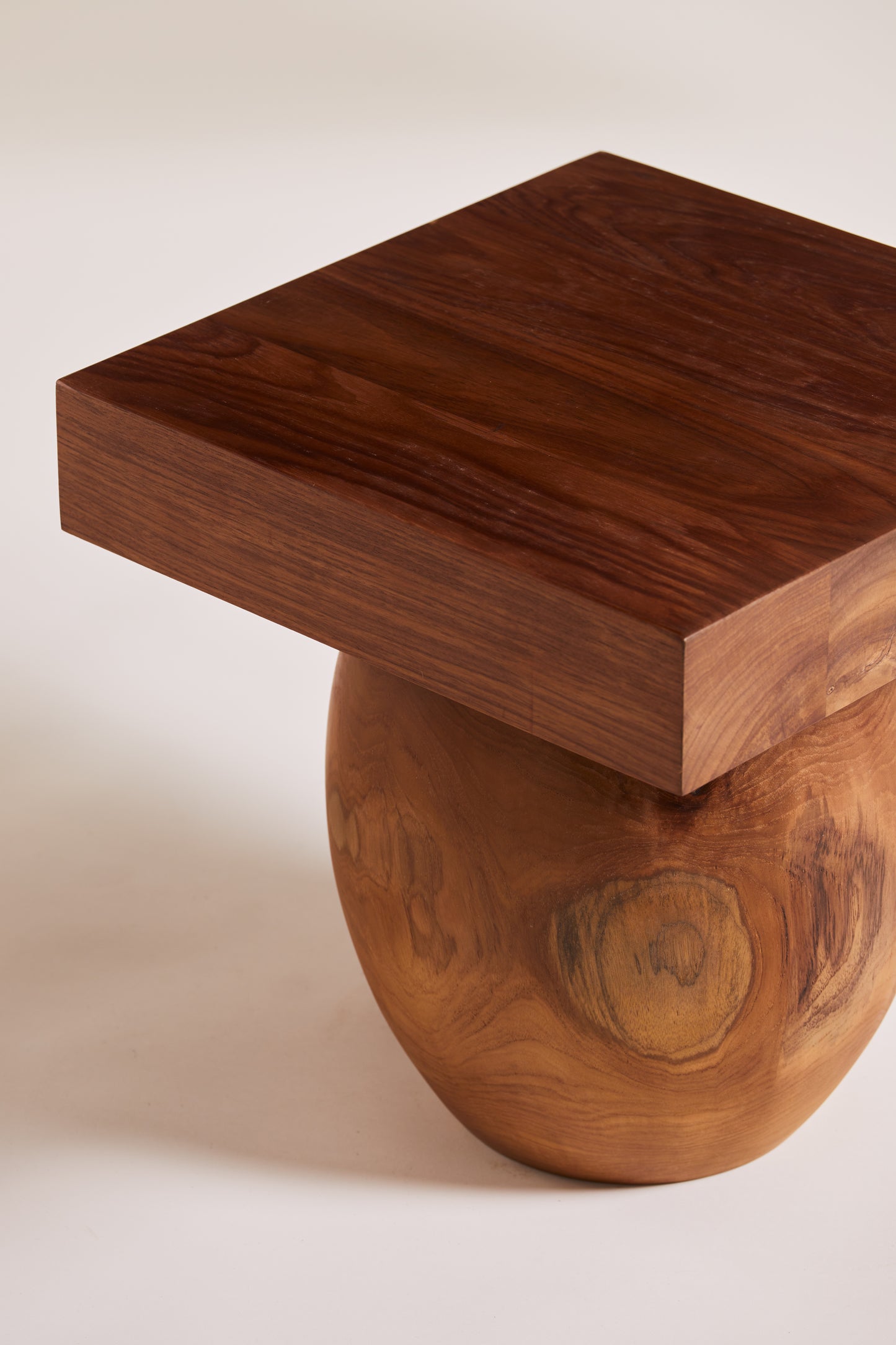 Valentina Stool